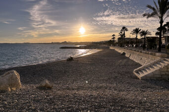 Le Cigalon restaurant de plage face à la mer à Cagnes Sur Mer